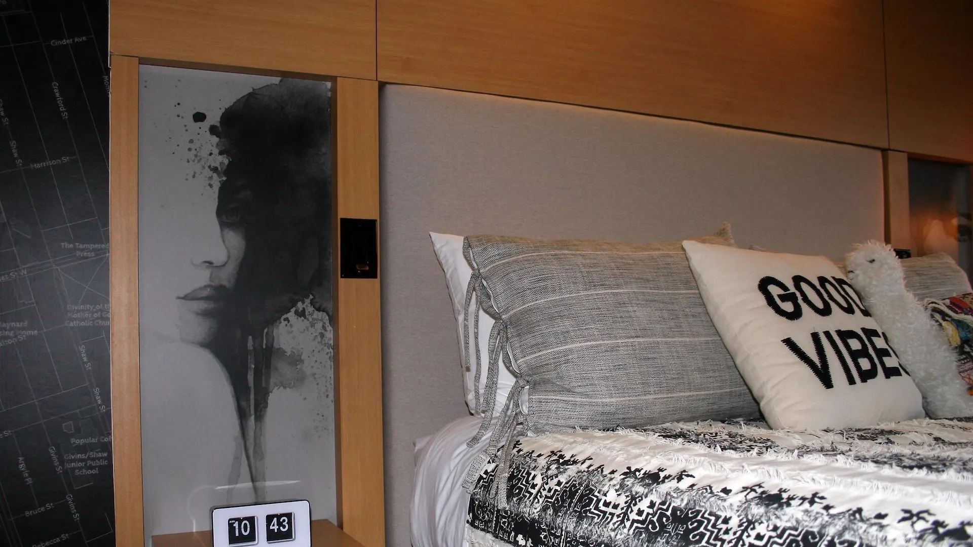 Bond Place Hotel Toronto