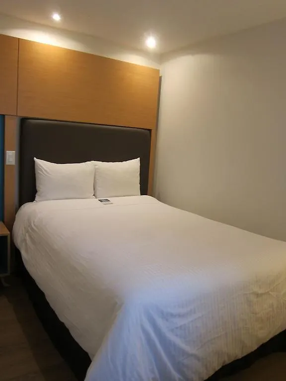 ***  Bond Place Hotel Toronto Canada