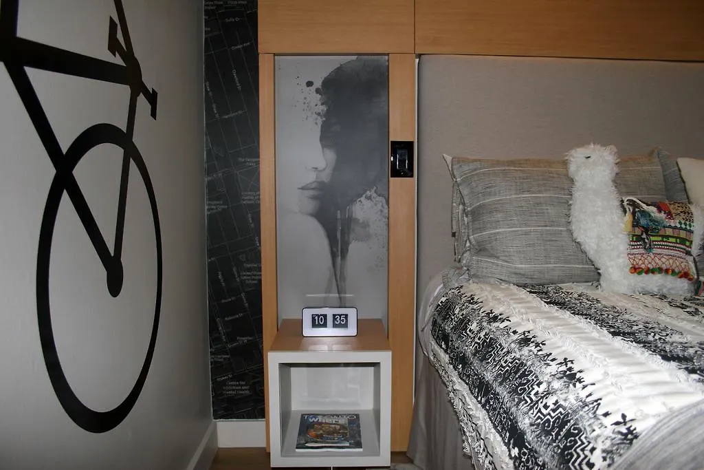 Bond Place Hotel Toronto