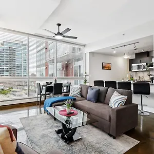 https://upscale-2br-condo-king-bed-stunning-views.calgaryhotelsearch.com