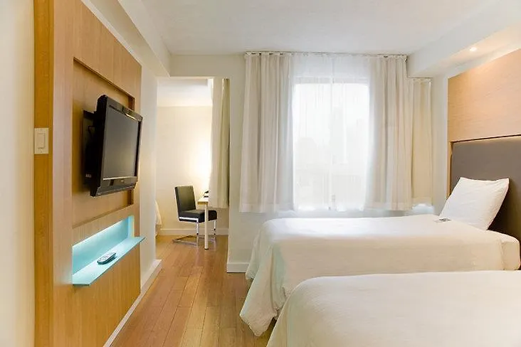 Bond Place Hotel Toronto 3*,